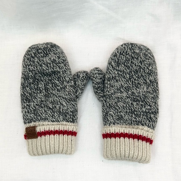 Roots Toddler Cabin Mittens - Picture 5 of 10